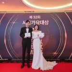 Kim Ji-min Instagram – 서울가요대상 시상하구 와또욤~
#서가대#박병은 배우님 팬이지욤~
(근데 나 말투 갑자기 왜이럼 귀척쩜)
thanks to
#코코미카#혜영쌤#유미쌤#보나#주희#주희
수상소감대신 시상소감 ㅋㅋ