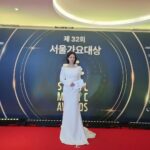 Kim Ji-min Instagram – 서울가요대상 시상하구 와또욤~
#서가대#박병은 배우님 팬이지욤~
(근데 나 말투 갑자기 왜이럼 귀척쩜)
thanks to
#코코미카#혜영쌤#유미쌤#보나#주희#주희
수상소감대신 시상소감 ㅋㅋ