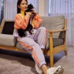 Kim Ji-min Instagram - 우리 혜린이가 디자인한 뮬 선물받고 뛰어보자 팔짝🎶🎵넘 예쁘다~고맙고 사랑훼💕 #spp
