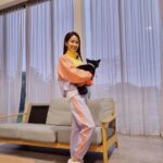 Kim Ji-min Instagram - 우리 혜린이가 디자인한 뮬 선물받고 뛰어보자 팔짝🎶🎵넘 예쁘다~고맙고 사랑훼💕 #spp