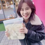 Kim Ji-min Instagram – 내동기 #권재관 오빠 어머니께서 손수 담궈주신 여지껏먹어본 동치미중 단연1등! 제발 동치미사업하셨음 좋겠다🙏🏻🙏🏻#김경아#권재관#어머님 감사합니다 혼자살아 외로워도 동치미가있어서 든든하다🥣🥄