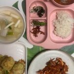 Kim Ji-min Instagram - 오늘의 메뉴는 오징어볶음! 무를 갈아서 넣으니 꾸덕한게 맛나는군! #오징어볶음#오늘의아침#나무숟가락 남은 재료 털어버리기! 슬슬~나가볼까나~~