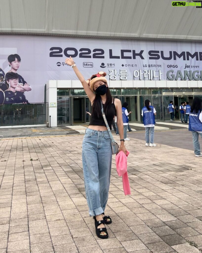 Kim Ji-sook Instagram - 내가!!! LCK를 직관 하다니!!!🏆 . #LCK #SummerFinals