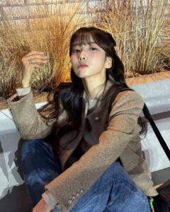 Kim Ji-sook Instagram - 근질근질😖