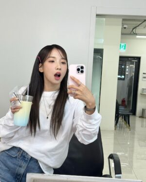 Kim Ji-sook Instagram - 앙뇽!
