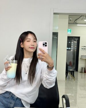 Kim Ji-sook Instagram - 앙뇽!