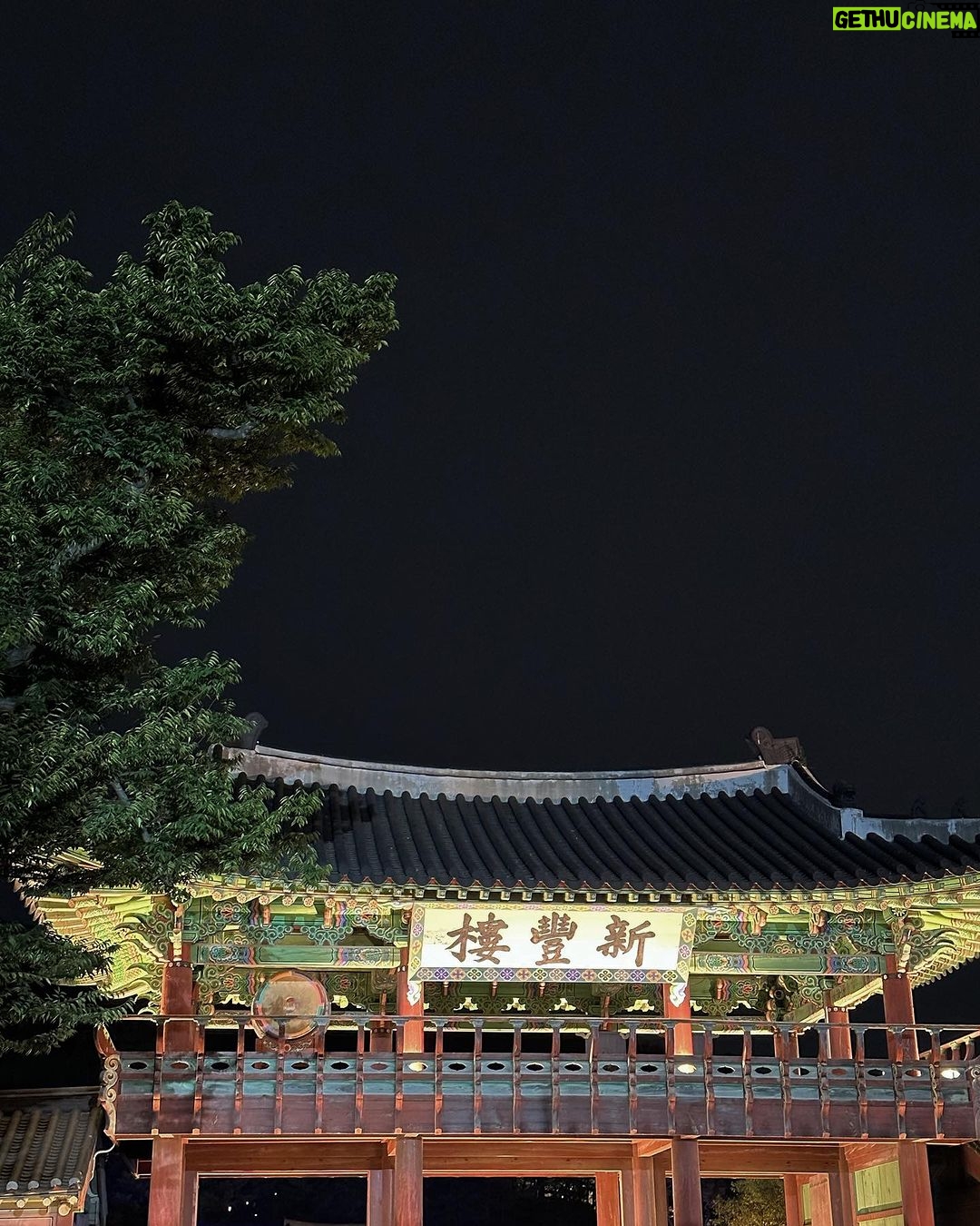 Kim Ji-sook Instagram - #수원화성문화제 많관부! 수원 화성 Hwaseong Fortress