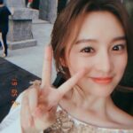 Kim Ji-won Instagram – 감사한 마음을 담아 
예전 사진들을 꺼내봅니다☺
숨겨왔던 나의 수줍은 사진 모두 줄게🎶