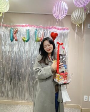 Kim Ji-won Instagram - 윤선아 그리고 이은오를 사랑해주셔서 진심으로 감사드려요❤️ 새로운 경험들로 행복한 시간들이었습니다. 감사합니다☺️ #도시남녀의사랑법
