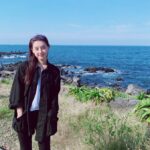 Kim Ji-won Instagram - 안녕하세요. 너무너무 오랜만이죠 :) 모두 어떻게 지내고 계신가요? 3월 23일 월요일 오후 8시. 저의 첫 브이라이브에서 만나 근황을 나눠요.❤️