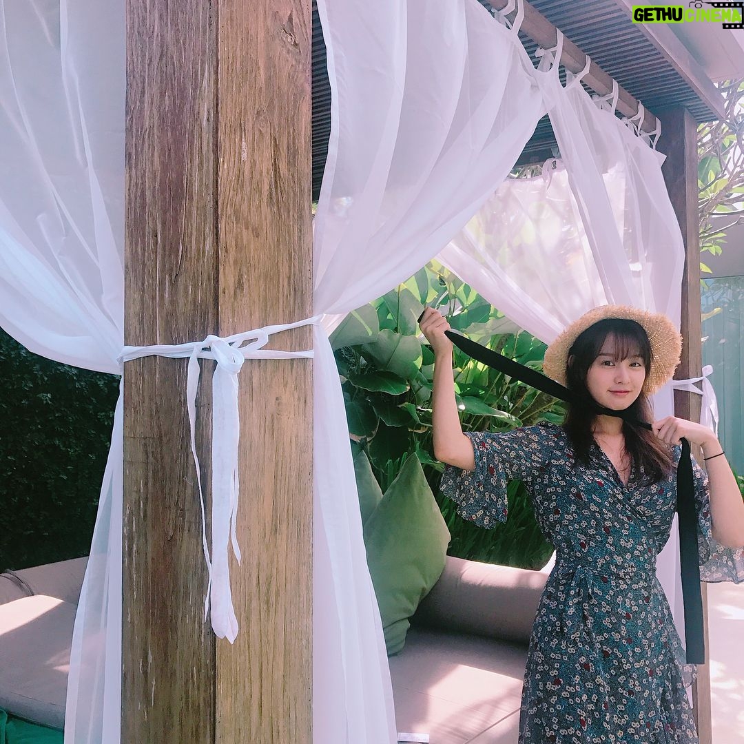 Kim Ji-won Instagram - 발리 또 만나요~ 잘 쉬다 갑니당 #짠디비치빌라 #짠디비치리조트 #즐거웠습니다 #안뇽