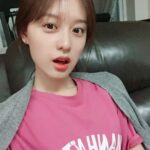 Kim Ji-won Instagram - 생존신고합니다😁 #더위조심 #냉방병조심 #아프지마도토도토잠보🐘