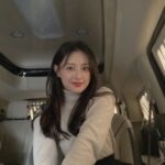 Kim Ji-won Instagram – 2021 안녕👋 모두 새해 복 왕창 받으세요🤍