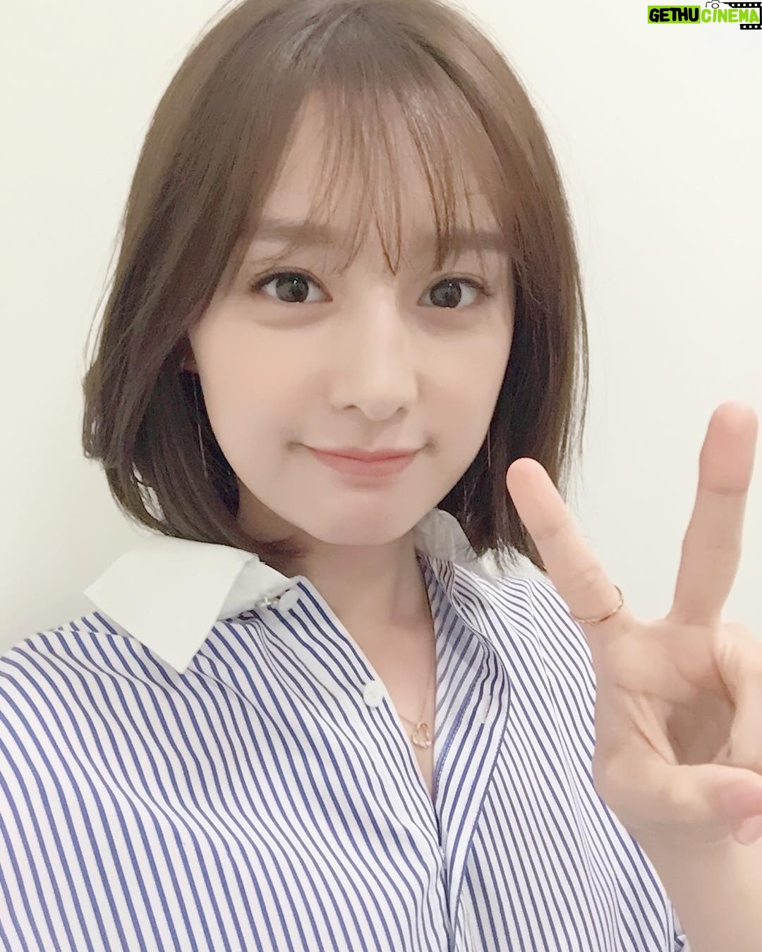 Kim Ji-won Instagram - 오늘 와주셔서 감사드립니다! 다음에 또 뵈어요❤️ #싸인회 #바람ㅠㅠ #멀쩡한사진은내가올린다