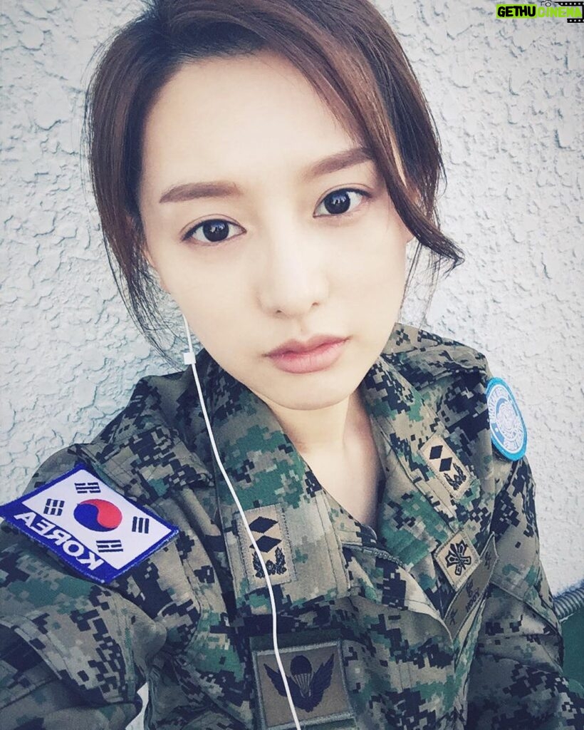 Kim Ji-won Instagram - 작년 여름 첫 테스트 촬영 날! 군복 사진이 많이 없네요😢 오늘도 #태양의후예 본방사수 하시지 말입니다❣