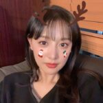 Kim Ji-won Instagram – 메리크리스마스🎄❤️
오늘은 따뜻한 집에서 #도시남녀의사랑법