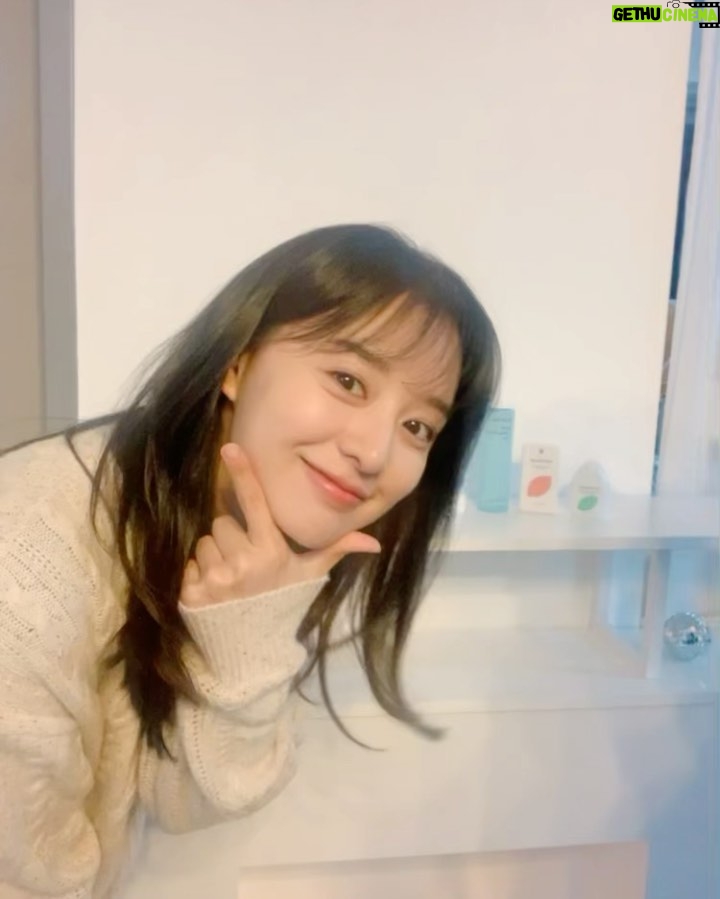 Kim Ji-won Instagram - @mediheal_official 💝