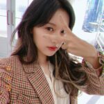 Kim Ji-won Instagram - ✌️