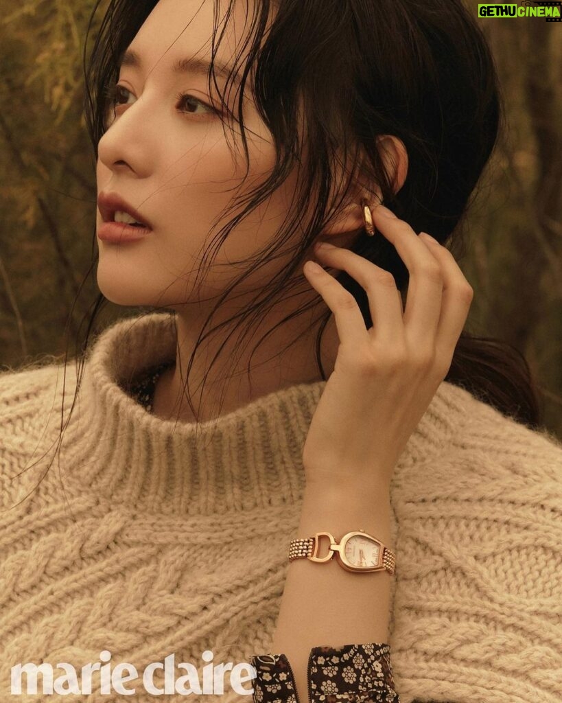 Kim Ji-won Instagram - @marieclairekorea 🌾