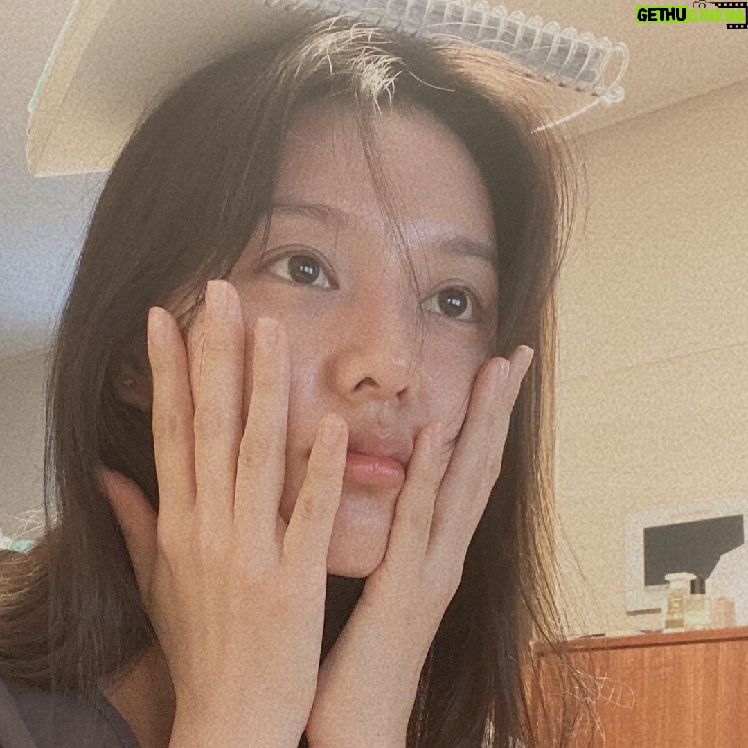 Kim Ji-won Instagram - 올해도! 덕분에!! 행복한 생일 보냈습니다♥︎♥︎♥︎감사합니다♥︎♥︎♥︎