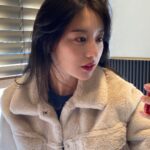 Kim Ji-won Instagram - 올 한 해도 고생 많으셨습니다. 2022년을 잘 마무리하는 행복한 하루 되시기를 바랍니다. 🌟
