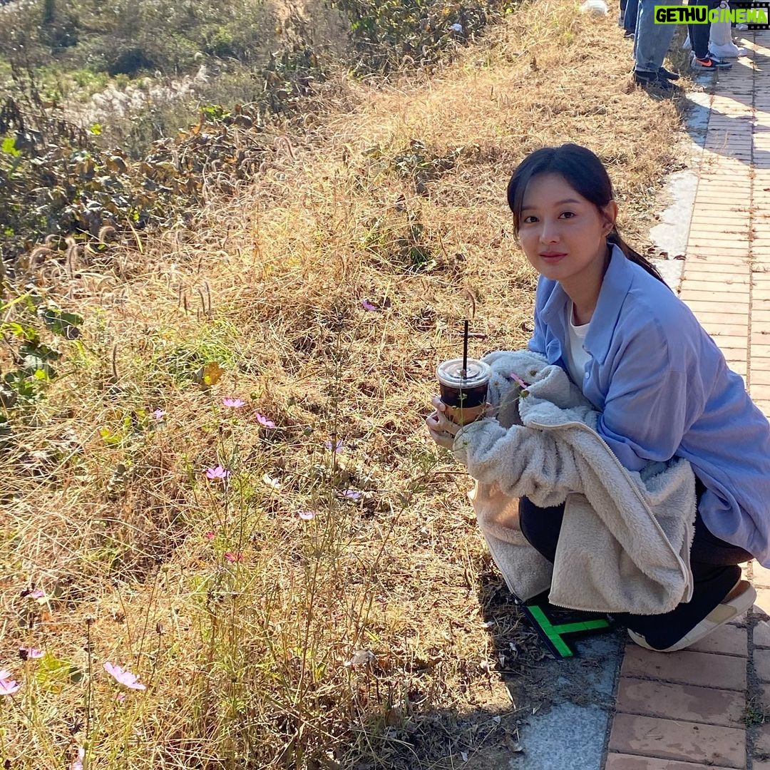 Kim Ji-won Instagram - 마음이 충만해지는 시간들이었습니다. 그동안 와 함께 해주셔서 감사합니다. 🐥❤️