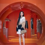Kim Ji-won Instagram - @Burberry #Burberry #TBMonogram #ad