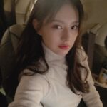 Kim Ji-won Instagram – 2021 안녕👋 모두 새해 복 왕창 받으세요🤍