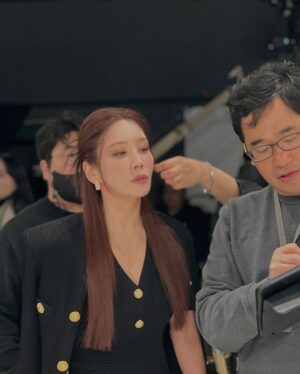 Kim Jung-eun Instagram - 사랑하는 황금주 styling😎