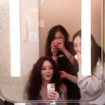 Kim Jung-eun Instagram – 집에도 못가고, 밖에도 못나가고, 한동안 호텔 격리(?)분위기로다가 갇혀서 찍었던 해리티지😱🥹우리 최고 스텝들 덕분에 예쁘게😘