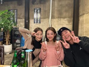 Kim Jung-eun Instagram - 이상한조합 남순+빵씨,이뻐죽겠는 남순+명희 그리고 힘없는 금동,니가 왜 거기서 나오니 영탁!!마지막으로 내 남자들😎