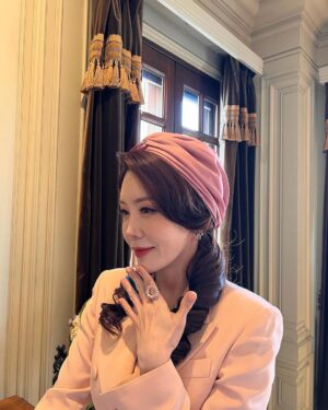 Kim Jung-eun Instagram - Bye I’ll really miss it😢But!!! Let’s looking forward to seeing back!!!!😎