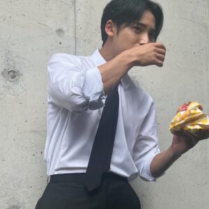 Mingyu Instagram - 길고 짧았던 
2023 ByeBye🖤