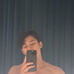 Mingyu Instagram - 길고 짧았던 
2023 ByeBye🖤