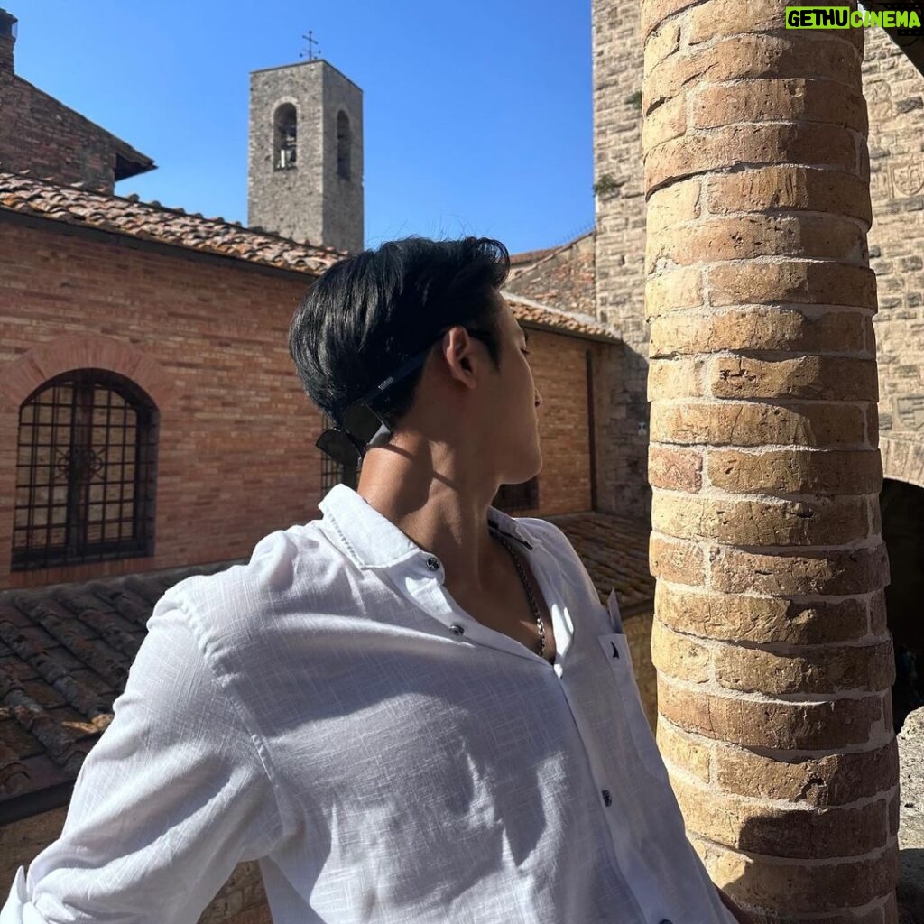 Kim Min-gyu Instagram - Italy,salute 💚🤍❤️