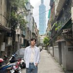 Kim Seon-ho Instagram - 사진 … 어렵네… 🤣