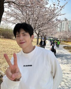 Kim Seon-ho Instagram - 봄 [: