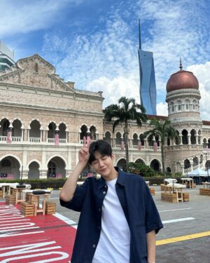 Kim Seon-ho Instagram - 😄