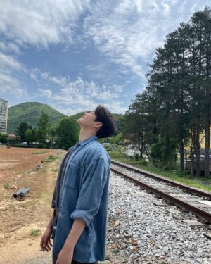 Kim Seon-ho Instagram - ◡̈ #갯차 차차 오늘도 9시