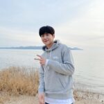 Kim Seon-ho Instagram – 바다다 바다 😁