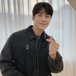 Kim Seon-ho Instagram - 오늘 밤 8시! 우리 곧 만나요◡̈ #틱톡스테이지 #TikTokStage #선호의선호 #SeonhosFavorite 진심으로 고맙습니다 💚