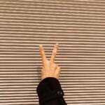 Kim Seon-ho Instagram – #VLive 오늘 8시 :)