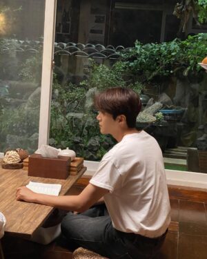 Kim Seon-ho Instagram - 오늘도 #갯차 9시 !!! ◡̈
