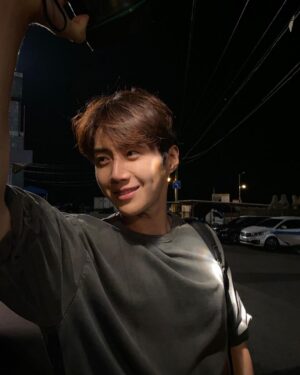 Kim Seon-ho Instagram - #갯마을차차차 
토일 밤 9시 9시 9시 ◡̈