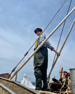 Kim Seon-ho Instagram - #갯차 본방사수 완료
  후… 오늘도 떨렸어요🤣(자꾸떨려)