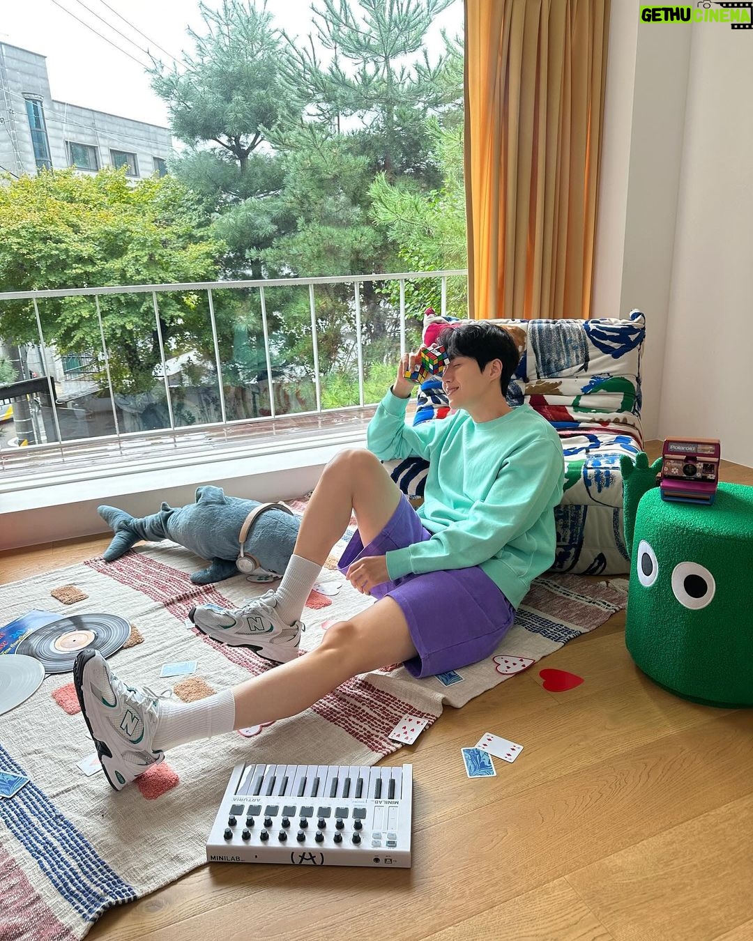 Kim Seon-ho Instagram - 'SEON HO : ON & OFF' ♡ #KimSeonHoSeasonsGreetings
