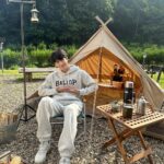 Kim Seon-ho Instagram – 가을에도, 겨울에도 
밸롭 #BALLOP ◡̈ 캠핑도 밸롭밸롭 🤣