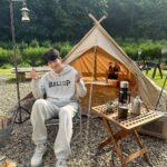 Kim Seon-ho Instagram - 가을에도, 겨울에도 밸롭 #BALLOP ◡̈ 캠핑도 밸롭밸롭 🤣