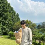 Kim Seon-ho Instagram - 가을에도, 겨울에도 밸롭 #BALLOP ◡̈ 캠핑도 밸롭밸롭 🤣