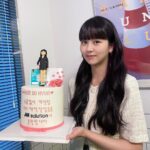 Kim So-hyun Instagram - 오늘은 소용없어 거짓말 Day🧊 Jmsolution감사합니다🤍 feat. 신제품 #프리미엄마스크팩 #ad #청광프리미엄마스크팩 #제이엠솔루션프리미엄마스크팩 @jmsolution.official